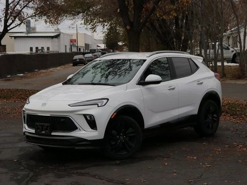 Used 2024 Buick Encore GX Sport Touring image 1