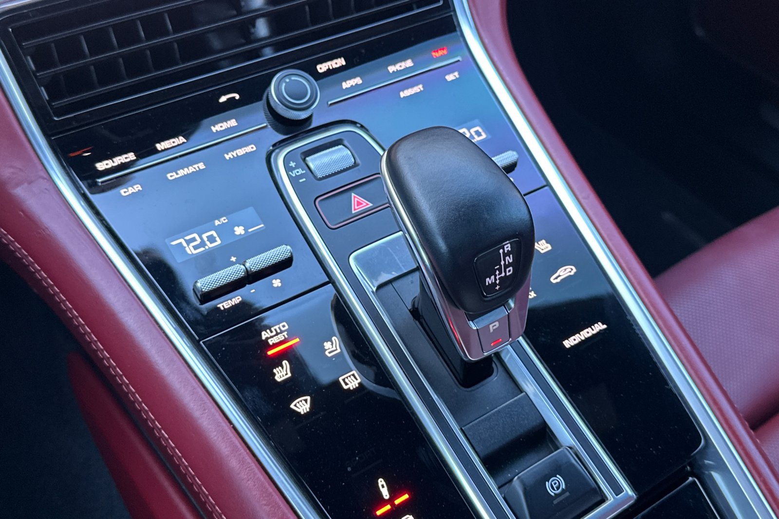Used 2019 Porsche Panamera 4 AWD/4WD image 29