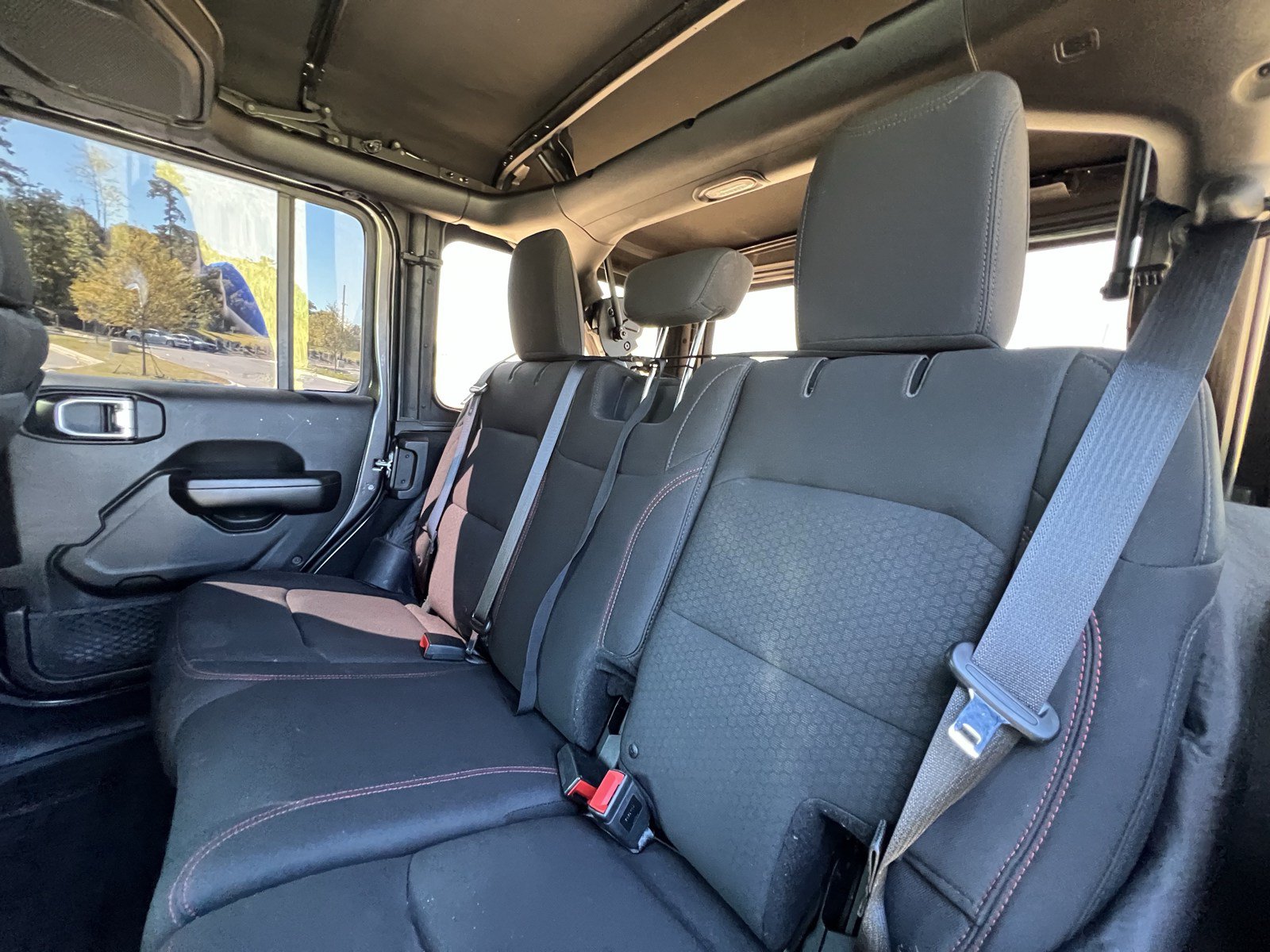 Used 2018 Jeep Wrangler Unlimited Rubicon AWD/4WD image 34