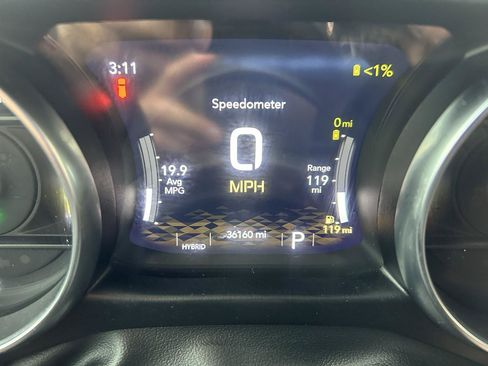 Used 2022 Jeep Wrangler Unlimited Sahara w/ Cold Weather Group AWD/4WD image 21