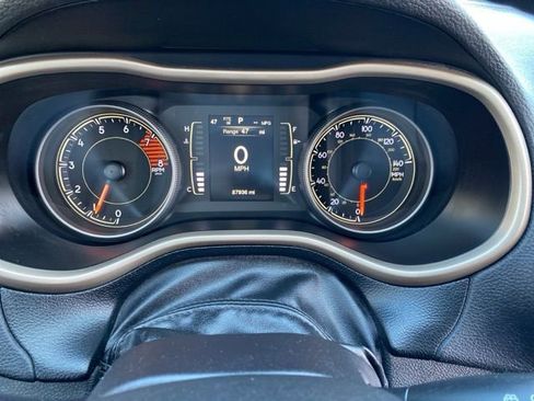 Used 2016 Jeep Cherokee Latitude w/ Comfort/Convenience Group image 30