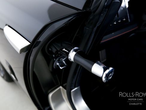 Used 2019 Rolls-Royce Dawn RWD image 17