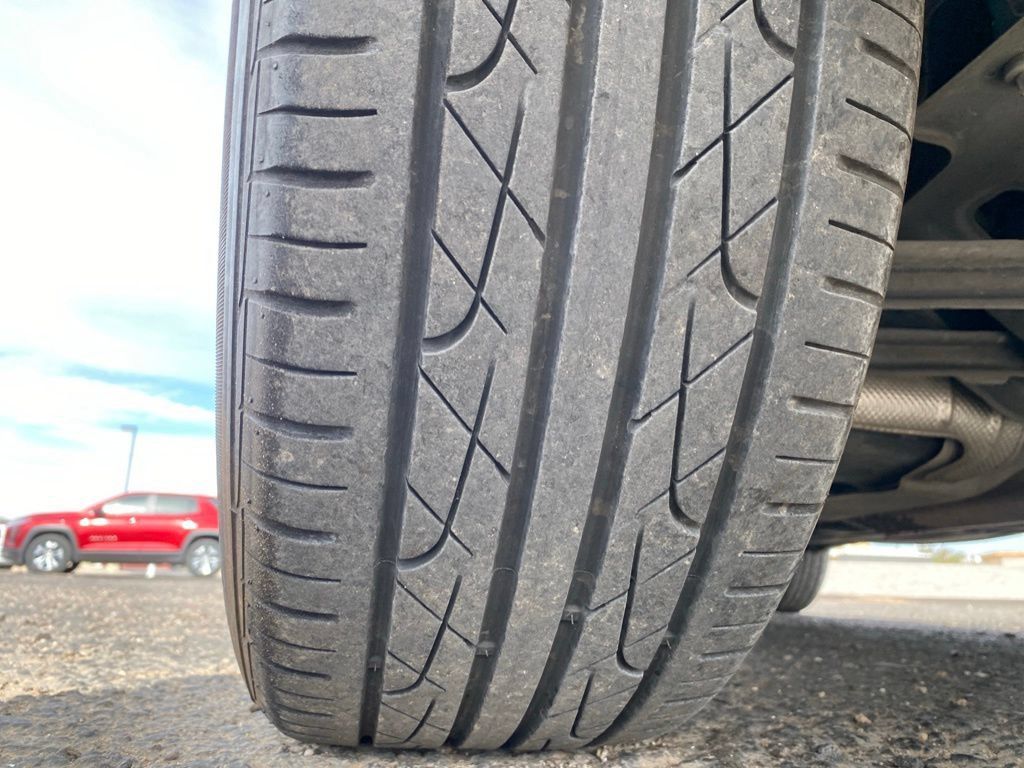 Used 2017 Jeep Renegade Latitude FWD image 16