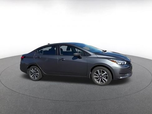 Used 2025 Nissan Versa SV image 2
