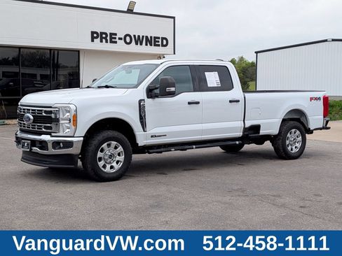 Used 2023 Ford F250 XLT w/ FX4 Off-Road Package AWD/4WD image 3