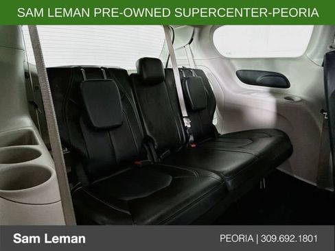 Used 2024 Chrysler Pacifica Touring-L FWD image 25