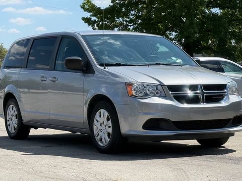 Used 2018 Dodge Grand Caravan SE w/ UConnect Hands-Free Group FWD image 7