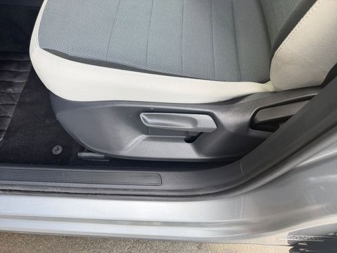 Used 2025 Volkswagen Taos S image 22