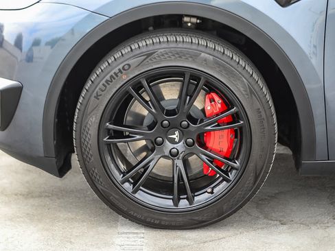 Used 2023 Tesla Model Y Long Range AWD/4WD image 10