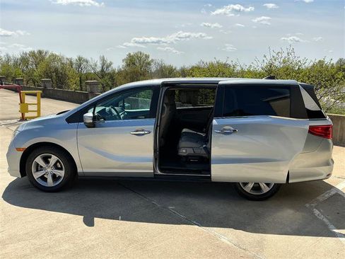 Used 2018 Honda Odyssey EX-L image 4