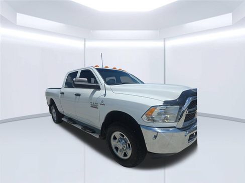Used 2014 RAM 2500 Tradesman w/ Chrome Appearance Group AWD/4WD image 9