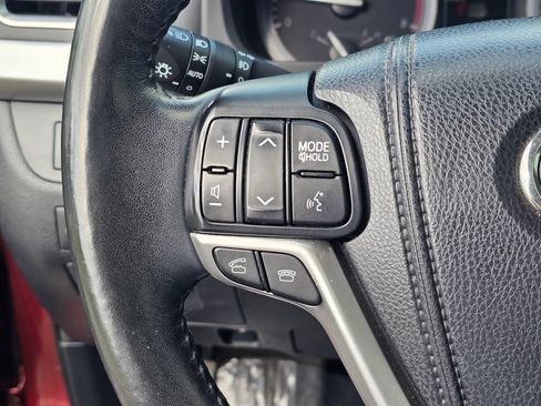 Used 2015 Toyota Highlander Limited AWD/4WD image 30