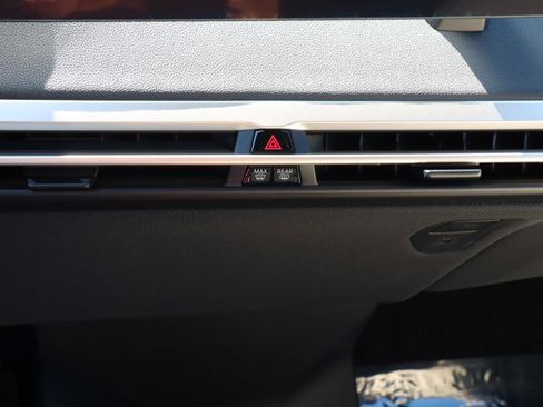 Used 2025 BMW iX xDrive50 w/ Convenience Package image 25