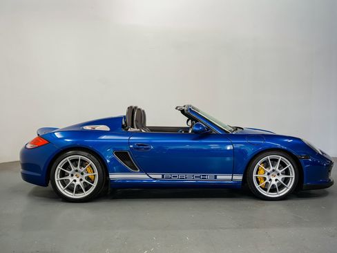 Used 2011 Porsche Boxster Spyder RWD image 2