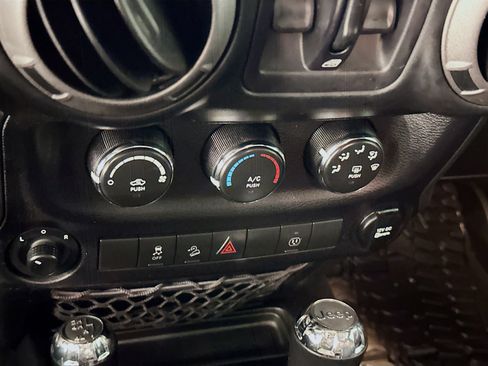 Used 2017 Jeep Wrangler Unlimited Sport AWD/4WD image 24