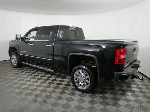 Used 2019 GMC Sierra 2500 Denali w/ Duramax Plus Package image 6