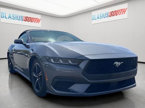 Used 2025 Ford Mustang Premium RWD image 16