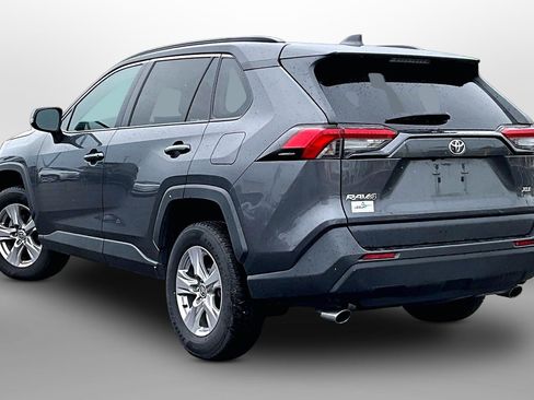 Used 2022 Toyota RAV4 XLE FWD image 10