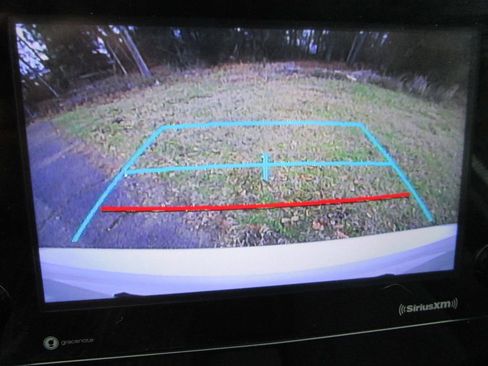 Used 2022 Toyota Camry LE image 40