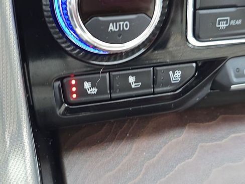 Used 2022 GMC Yukon XL Denali image 20