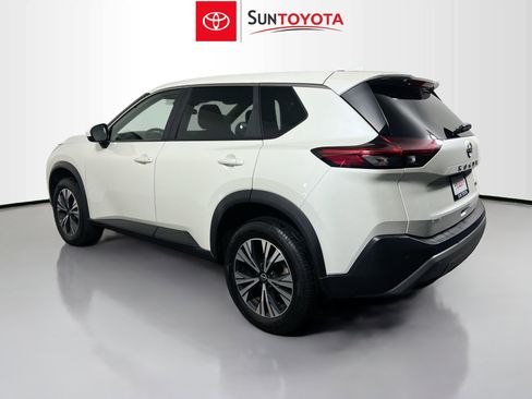 Used 2023 Nissan Rogue SV image 6