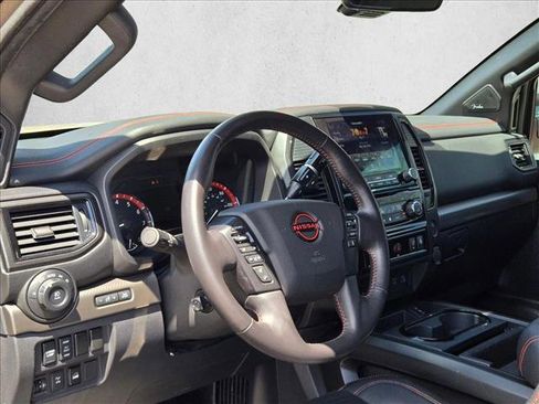 Used 2023 Nissan Titan PRO-4X w/ Pro-4x Convenience Package AWD/4WD image 9