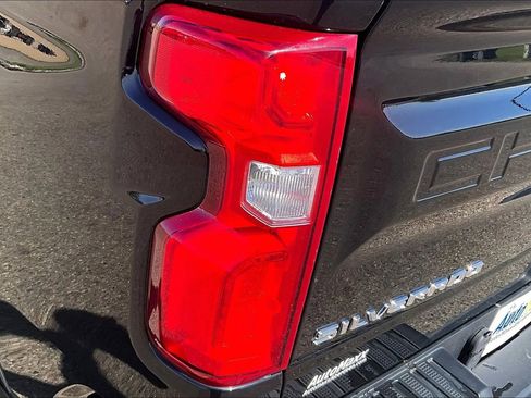 Used 2019 Chevrolet Silverado 1500 RST AWD/4WD image 30