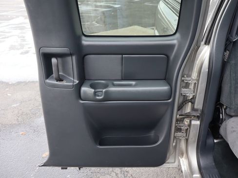 Used 2000 Chevrolet Silverado 1500 LS image 26