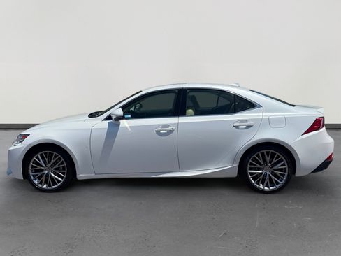 Used 2015 Lexus IS 250 w/ Navigation System Package RWD image 2