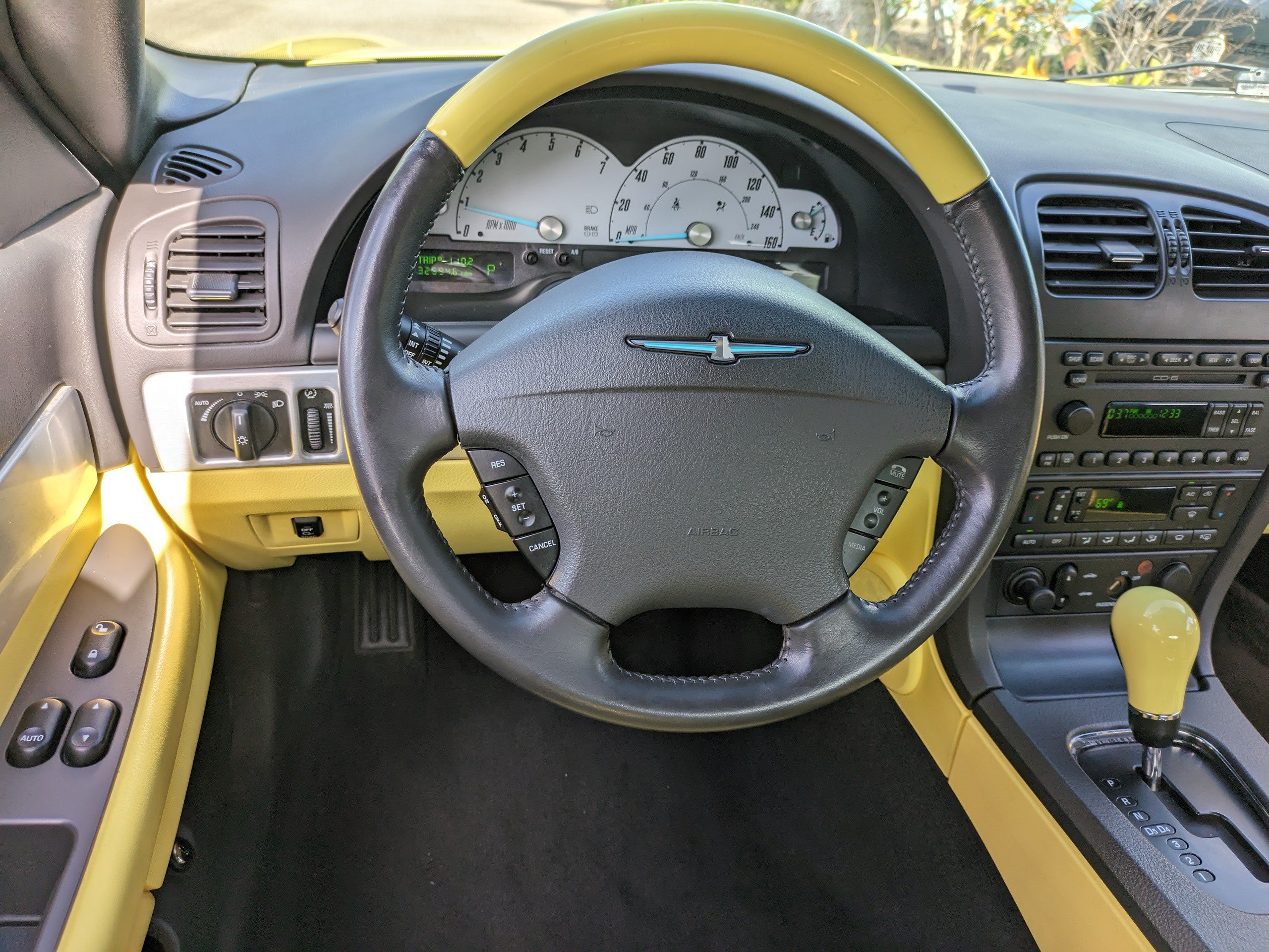 Used 2002 Ford Thunderbird RWD image 13