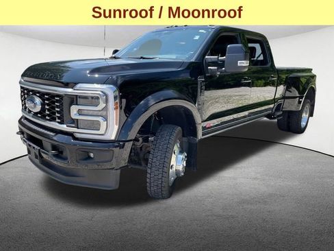 Certified 2025 Ford F450 Platinum w/ FX4 Off-Road Package AWD/4WD image 6