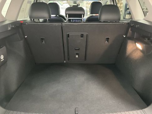 Certified 2023 Volkswagen Taos SE w/ Panoramic Sunroof Package image 17