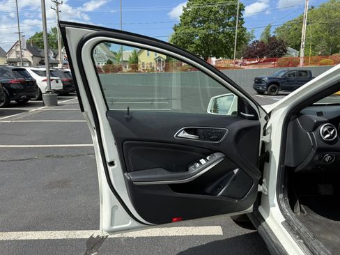 Used 2016 Mercedes-Benz GLA 250 image 8
