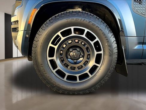 New 2026 Land Rover Defender 110 AWD/4WD image 13