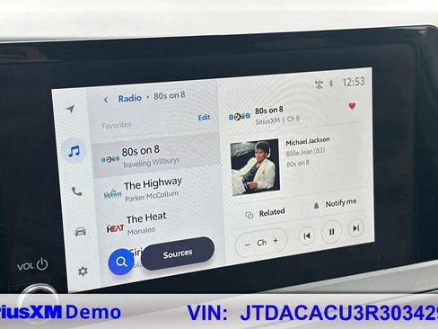 Used 2024 Toyota Prius Prime SE image 31