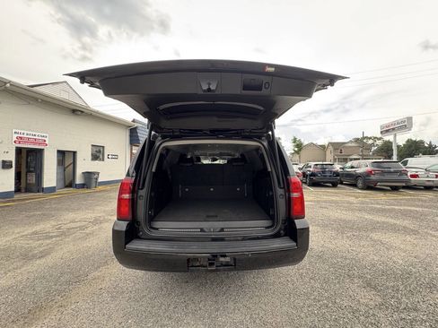 Used 2018 Chevrolet Suburban LT image 36
