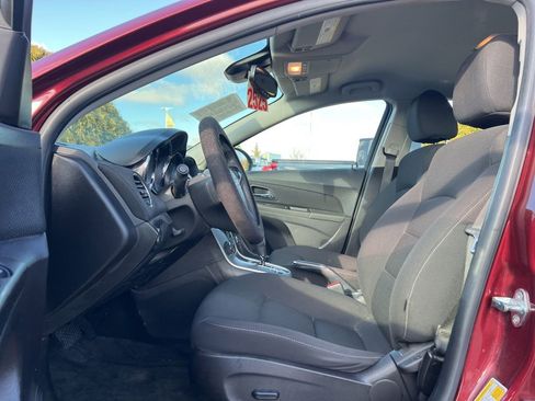 Used 2016 Chevrolet Cruze LT image 11