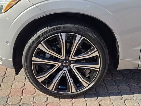 Certified 2023 Volvo XC60 B5 Ultimate w/ Protection Package Premier AWD/4WD image 12