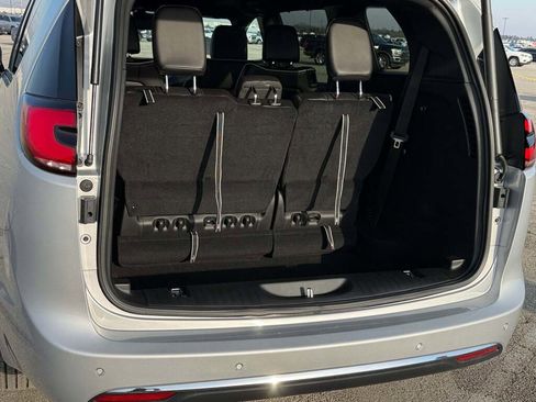 New 2026 Chrysler Pacifica Limited image 21