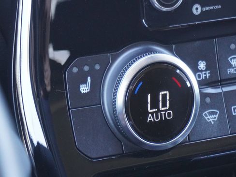 Used 2022 Toyota Highlander XLE image 29