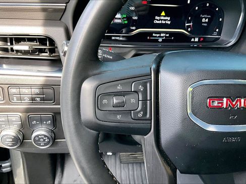 Used 2024 GMC Yukon AT4 w/ AT4 Premium Plus Package AWD/4WD image 18