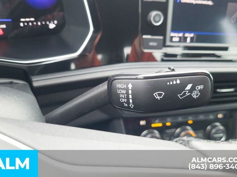 Used 2024 Volkswagen Jetta SE FWD image 30