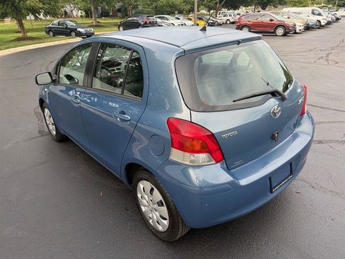 Used 2009 Toyota Yaris 4-Door Hatchback FWD image 11