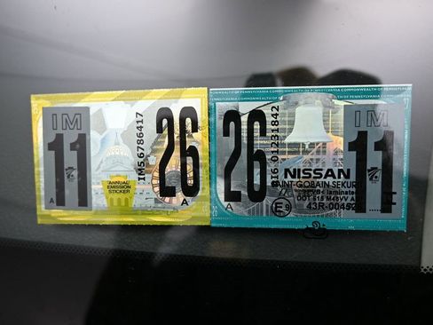 Used 2023 Nissan Kicks SV image 3