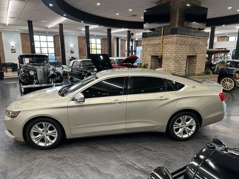 Used 2015 Chevrolet Impala LT w/ Convenience Package image 8