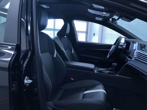 Used 2025 Toyota Camry SE image 21