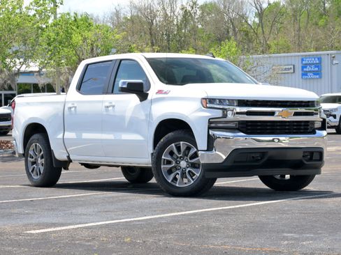 Used 2020 Chevrolet Silverado 1500 LT w/ All-Star Edition image 2