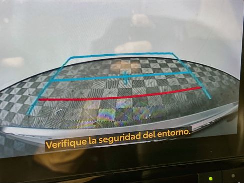 Used 2024 Toyota Highlander XLE FWD image 28