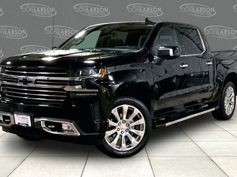 Used 2022 Chevrolet Silverado 1500 High Country w/ Technology Package image 3