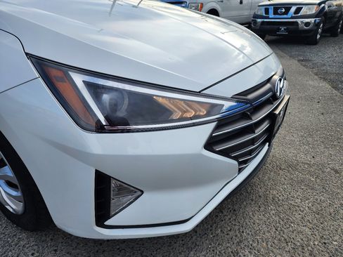Used 2019 Hyundai Elantra SE w/ Cargo Package image 28